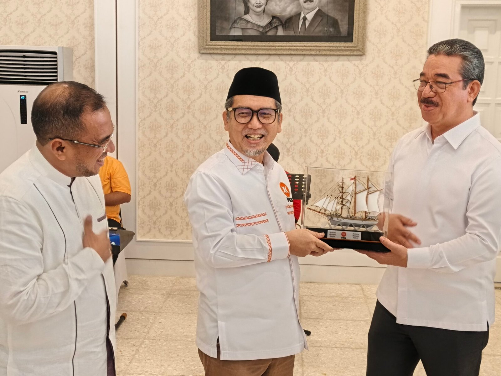 0-4064x3048-0-0-{}-0-24#