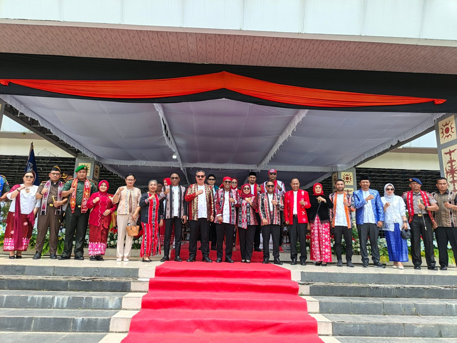 Wawali Ambon Hadiri HUT ke-68 Kota Masohi
