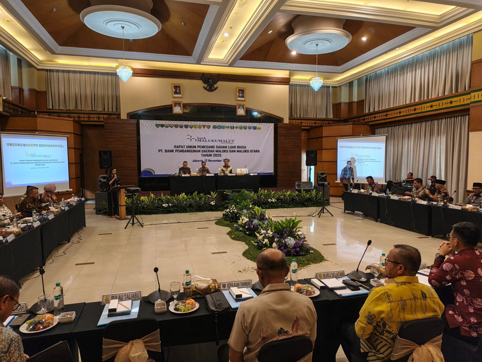 Wakil Walikota Ambon Ely Toisuta mengikuti Rapat Umum Pemegang Saham Luar Biasa (RUPS-LB) Bank Maluku-Malut di GiiA Hotel Maluku-Jakarta, 12 November 2025
