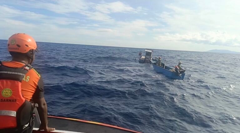 Jatuh dari Longboat, Pencarian Nelayan Haria Belum Berbuah Hasil