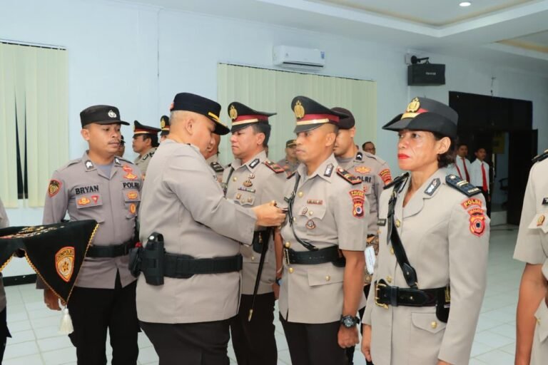 Dilantik Kapolresta Ambon, Lima Kapolsek Ini Resmi Memulai Tugas 