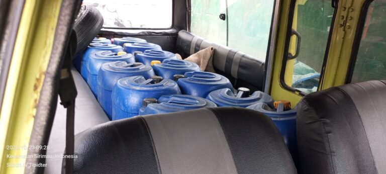 Polisi Bongkar Dugaan Penyelewengan Ratusan Liter Pertalite di Angkot Kudamati, Pemilik Diamankan
